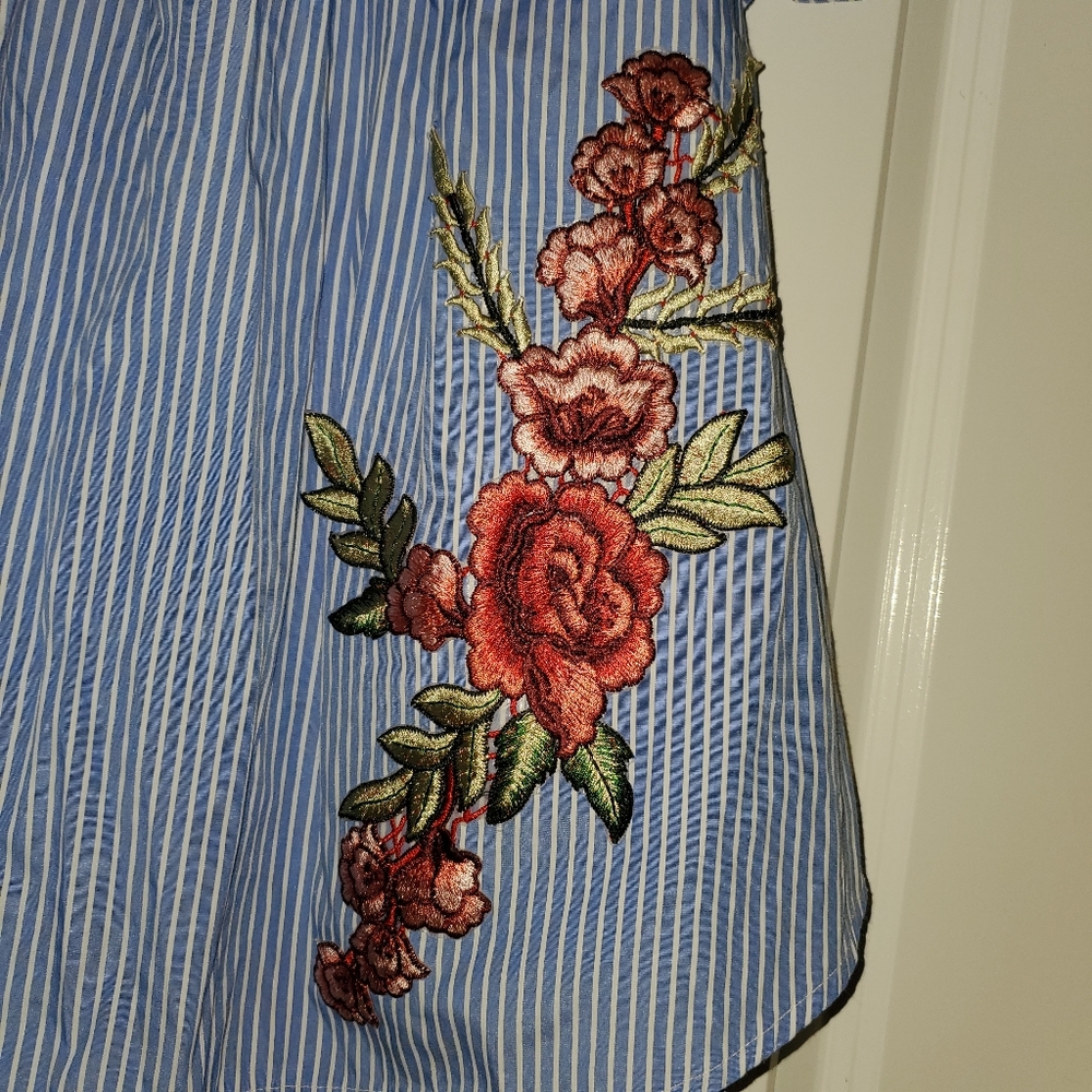 Ruffle Top - Picture 3 of 7